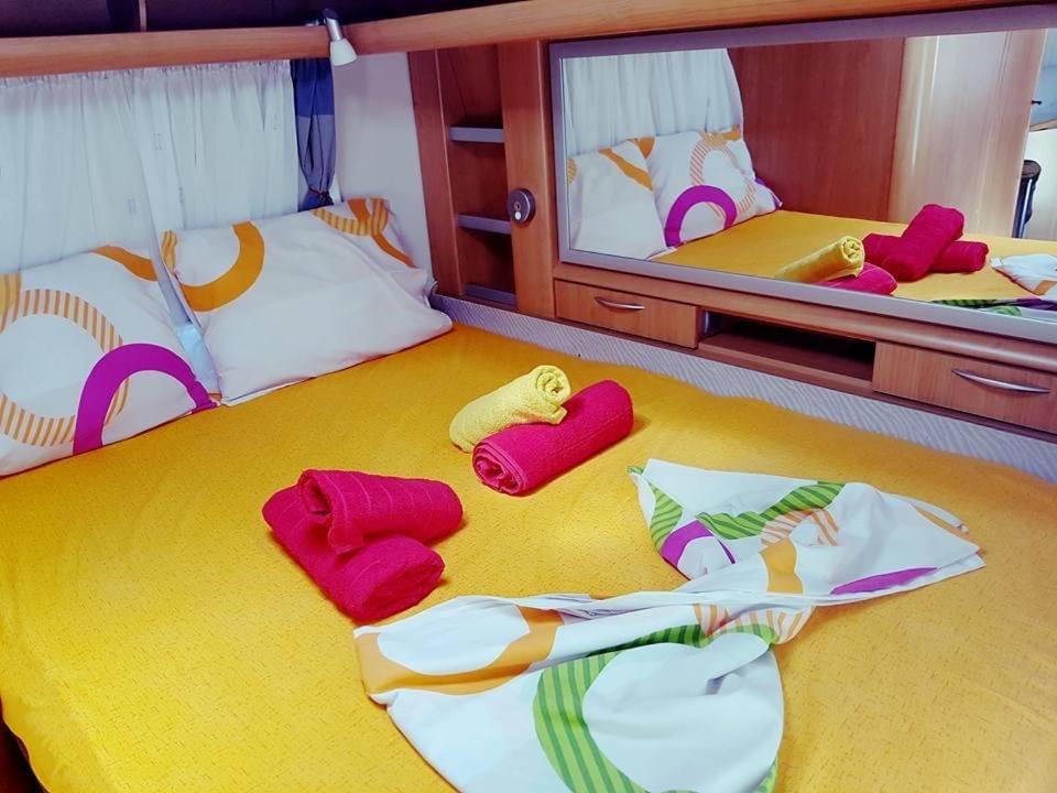 Caravan Rona Skála Kallirákhis Buitenkant foto